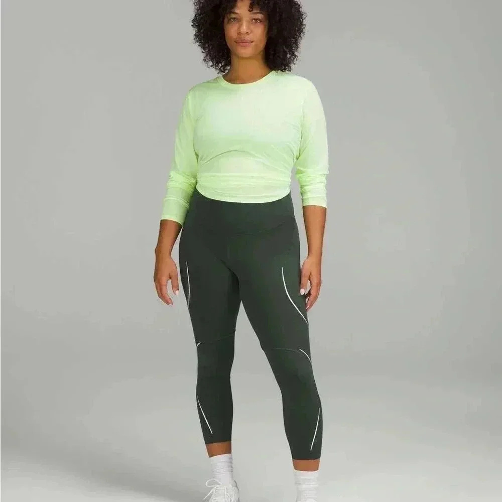 Lululemon Base Pace High-Rise Reflective Tight 25" in Smoked Spruce - Picture 2 of 9